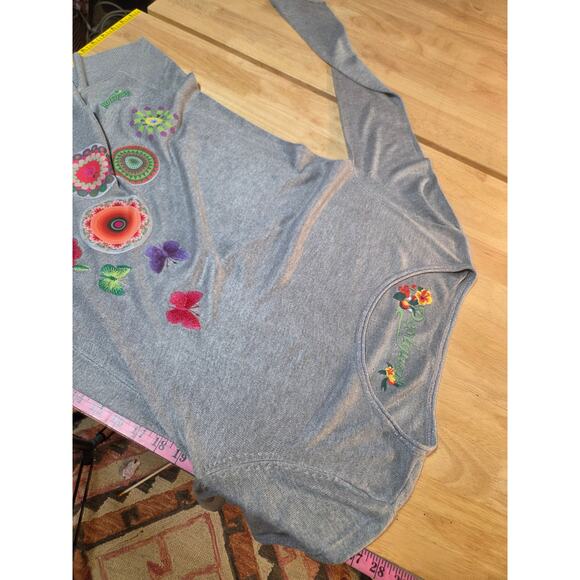 Desigual silk Gray knit sweater Applique detail size small long sleeve - Picture 7 of 9